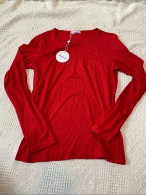 Arshiner Kids' Red Long-Sleeve Pleated Neck Tee